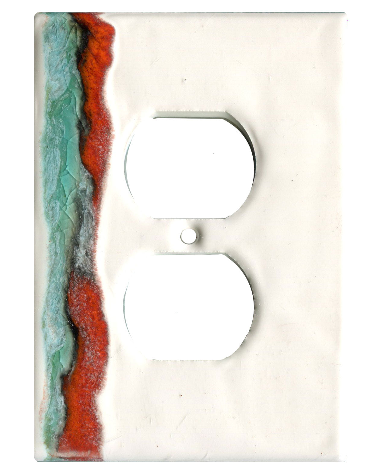 A ceramic outlet plate with a white background and two gamma rays of color in red and blue.