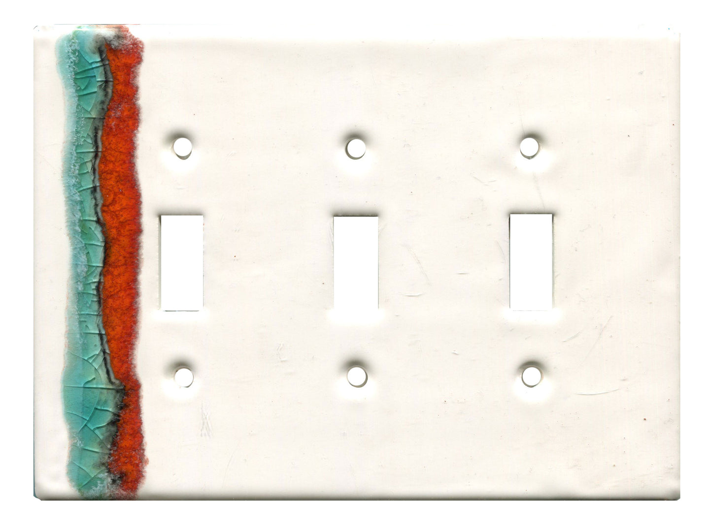 A ceramic triple switch plate with a white background and two gamma rays of color in red and blue.